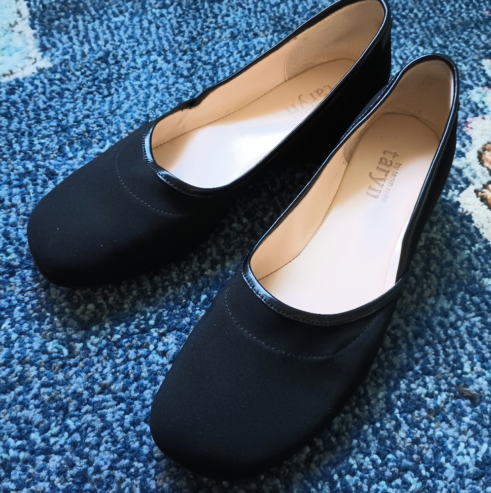 Taryn Rose Black Ballet Flats